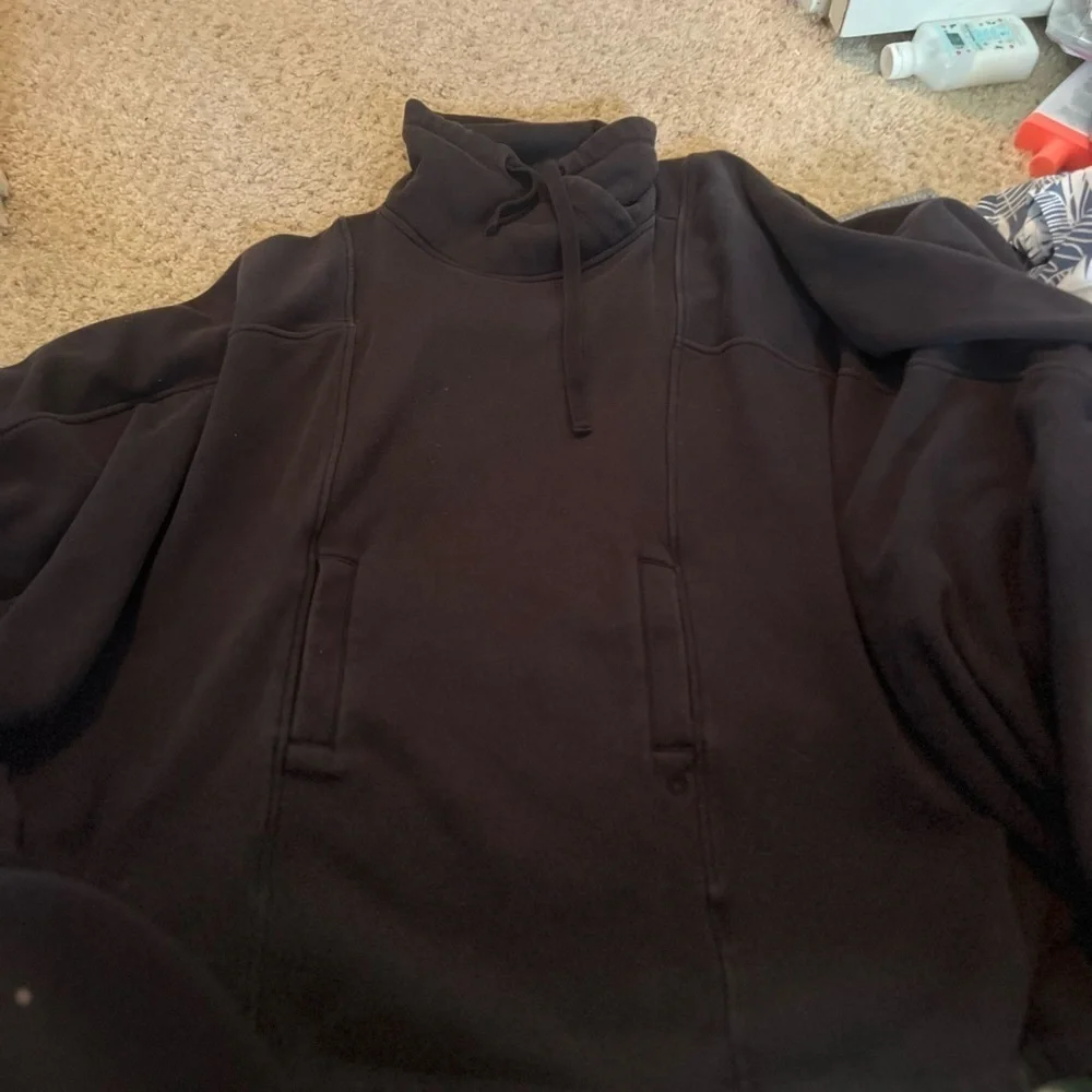 UGG PONCHO IN BLACK - Picture 8 of 12